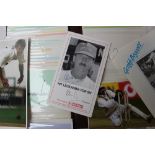 Cricket - An album of autographs including Kevin Peterson, Gary Sobers, Shane Warne, Ian Botham,