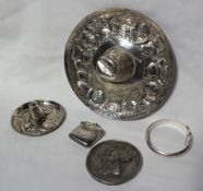 An Edward VII silver vesta case decorated with scrolls and leaves, Chester, 1904,