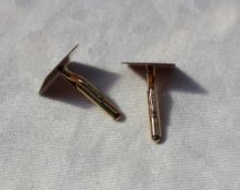A pair of 9ct yellow gold cufflinks of square form initialled B approximately 4 grams