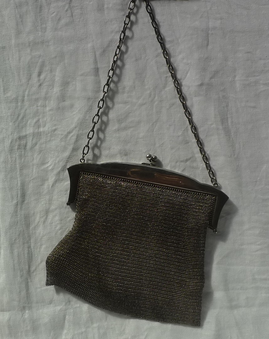 A George V silver mesh purse, import marks for Chester, 1918, approximately 340 grams 19. - Image 2 of 3