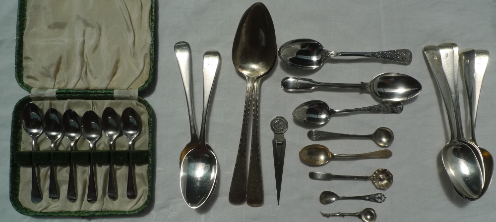 A late George III silver table spoon, London, 1816, together with silver dessert spoons, - Image 2 of 3