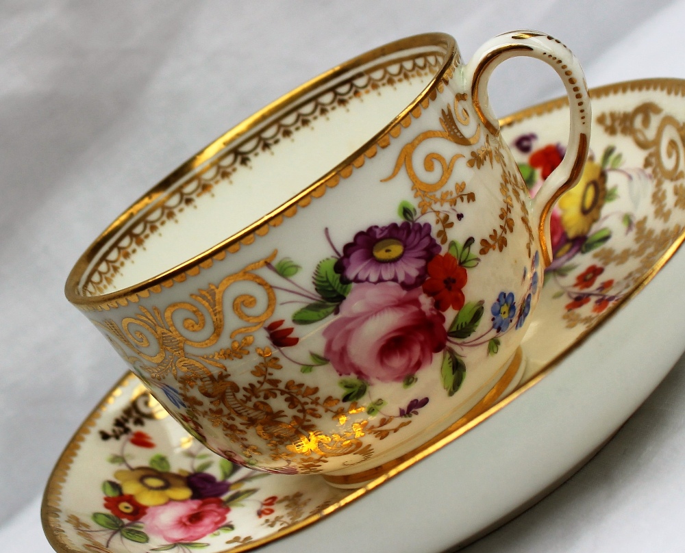 A 19th century English porcelain tea cup and saucer, - Image 2 of 6