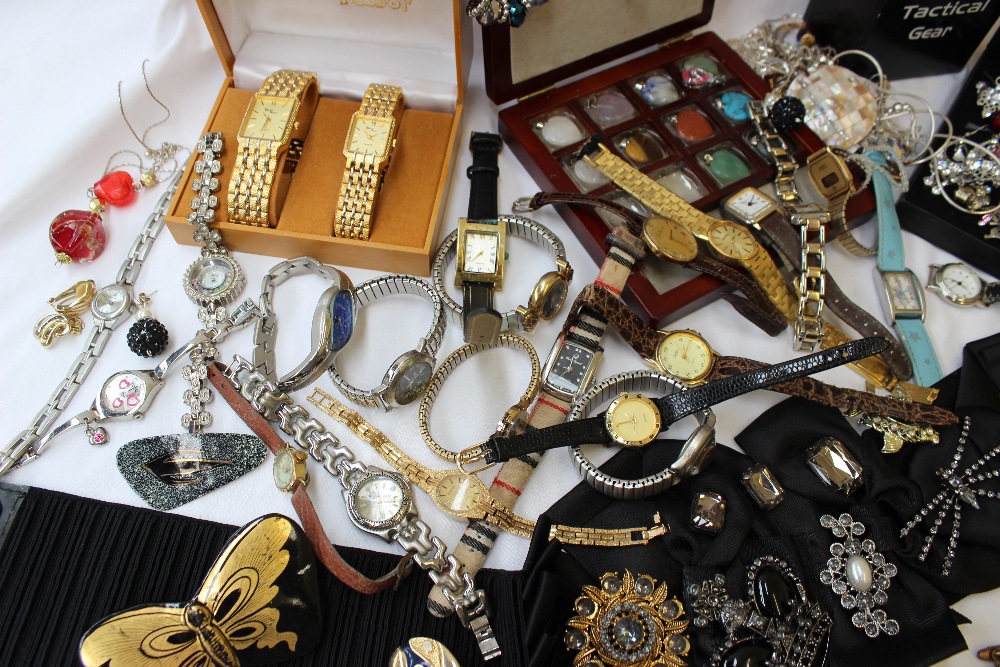 A large quantity of costume jewellery including watches, necklaces, brooches, pendants, earrings, - Image 4 of 6