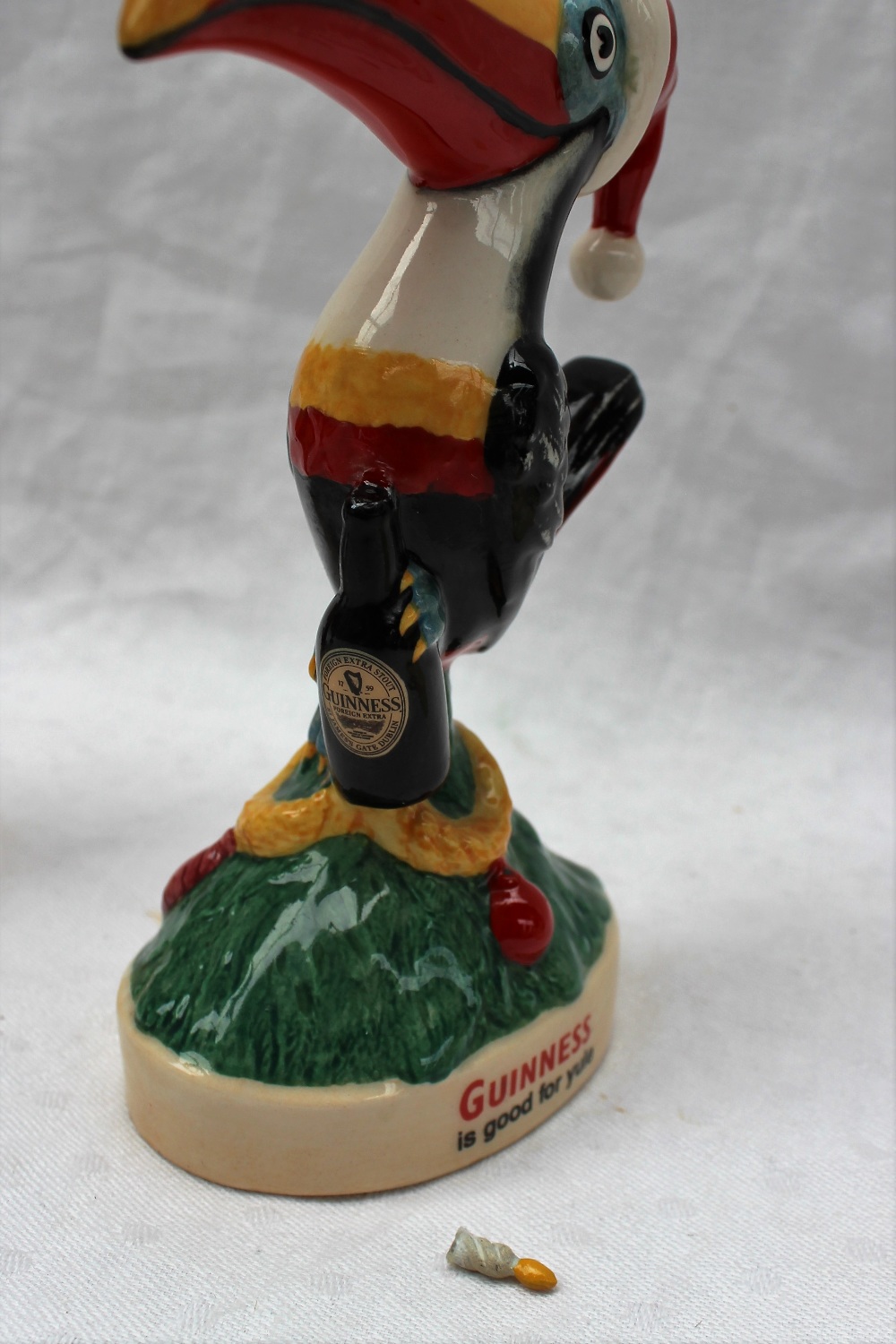 A Royal Doulton figure "Christmas Toucan", MCL 6 No. - Bild 3 aus 6