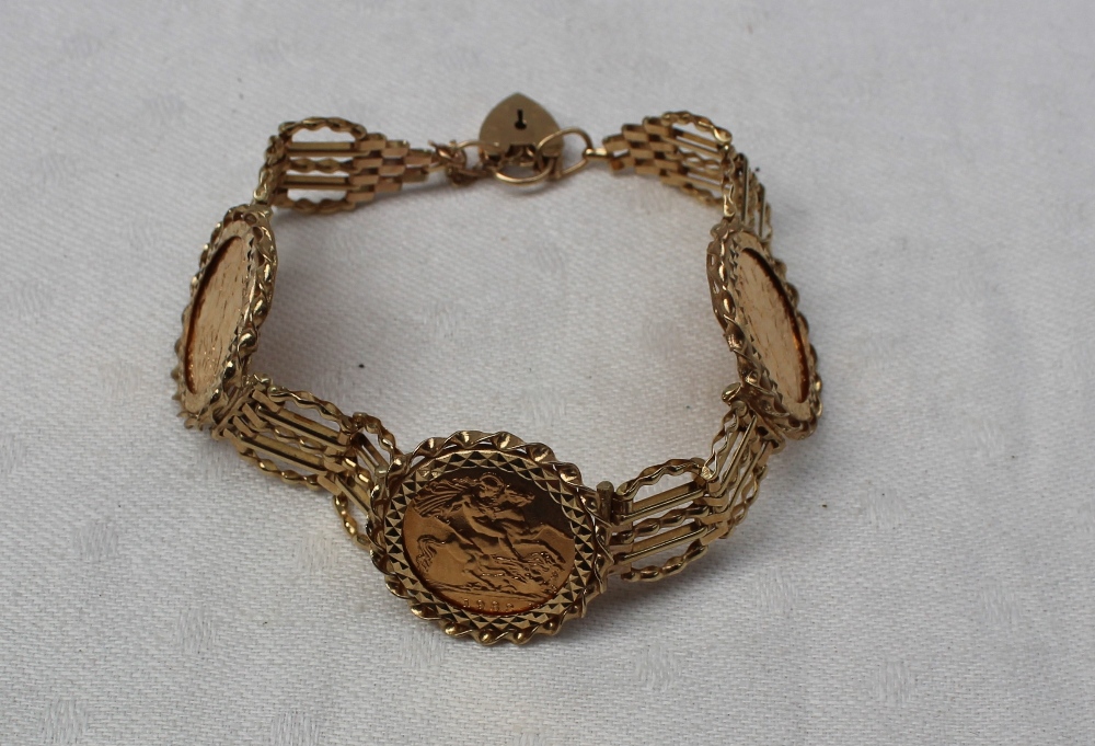 Three Elizabeth II gold half sovereigns, each dated 1982, in a 9ct yellow gold bracelet mount,