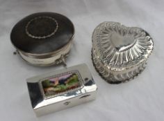 A George V silver and tortoiseshell trinket box of circular form on three splayed legs, Birmingham,