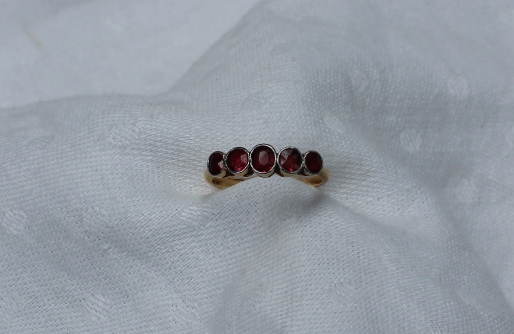 A five stone ruby ring, - Bild 2 aus 2