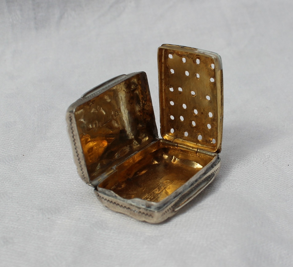 A Victorian silver Vinaigrette, of rectangular form with engraved leaf decoration, - Image 3 of 5