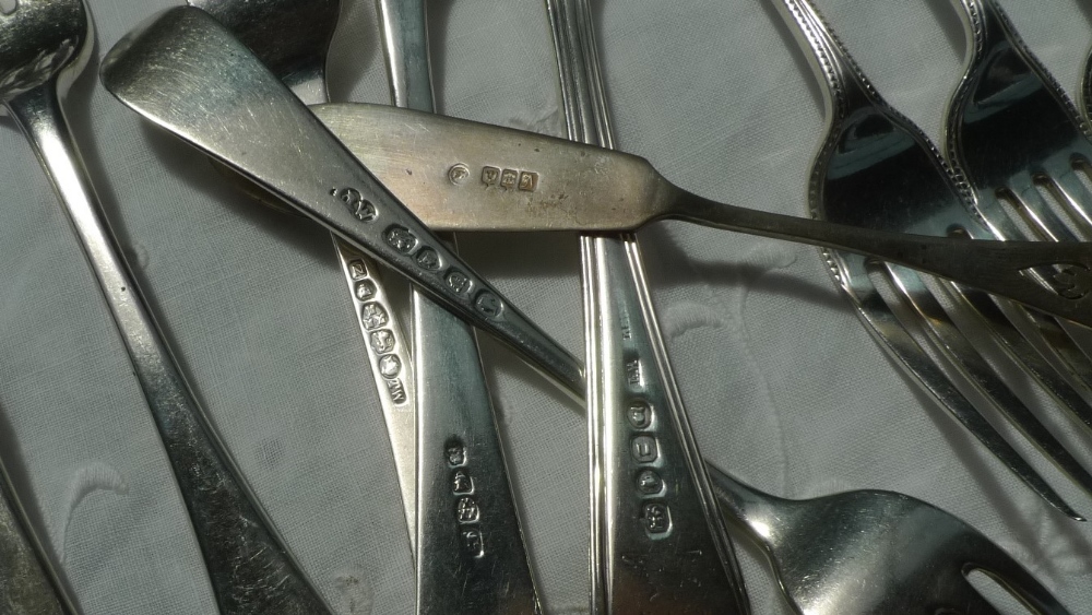 A set of five Victorian silver dessert forks engraved with a family crest, London, 1848, - Image 3 of 3