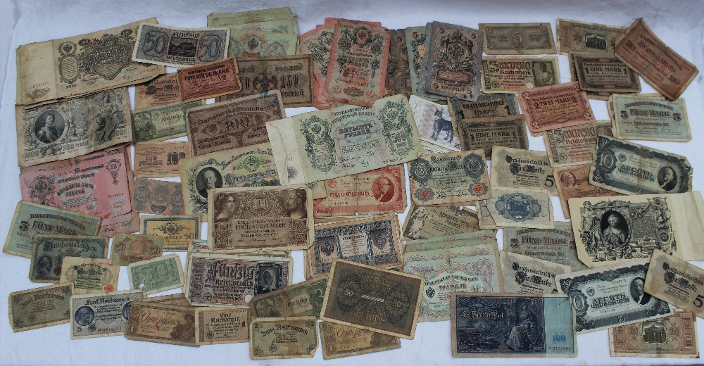 A collection of Russian and German banknotes including 1910 100 Roubles, 1912 500 Roubles, - Image 2 of 6