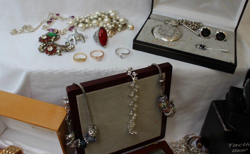 A large quantity of costume jewellery including watches, necklaces, brooches, pendants, earrings, - Image 5 of 6
