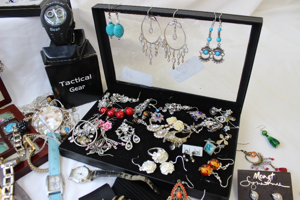 A large quantity of costume jewellery including watches, necklaces, brooches, pendants, earrings, - Image 2 of 6