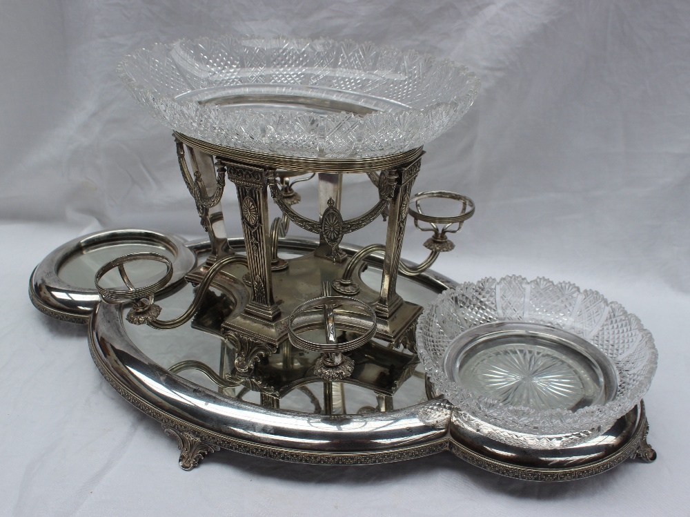 An electroplated table centrepiece with a central raised cut glass bowl, - Bild 3 aus 6