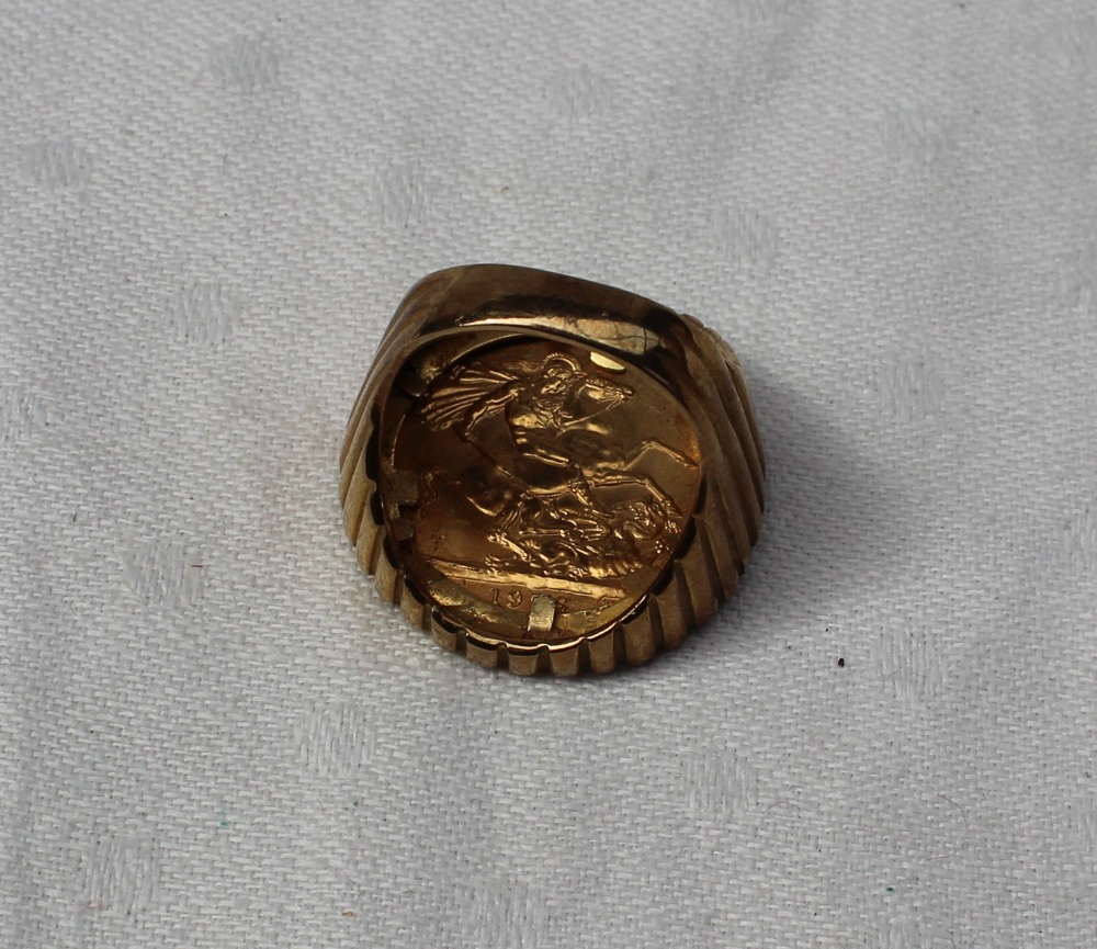 An Elizabeth II gold sovereign, dated 1976, mounted in a 9ct gold ring mount, - Image 2 of 3