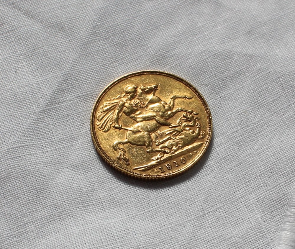 An Edward VII gold sovereign dated 1910 - Image 2 of 2