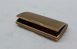 A 9ct yellow gold snuff box of rectangular form with engine turned decoration,