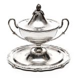 TUREEN WITH PLATEAU #