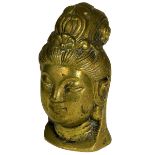 FIGURA DE CABEZA de Diosa oriental en bronce dorado. Altura: 10 cm.