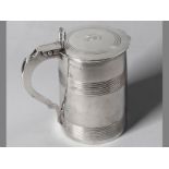 A GEORGE III SILVER TANKARD WITH COVER, LONDON 1806, I.R., hinged cover with reeded banding and