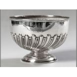 A VICTORIAN SILVER ROSE BOWL, LONDON 1899, MAKERS MARKS INDECIPHERABLE, reeded fold-over rim,