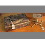 AN ORIENTAL CARVED JEWELLERY BOX & A DESK STATIONARY STAND (2)