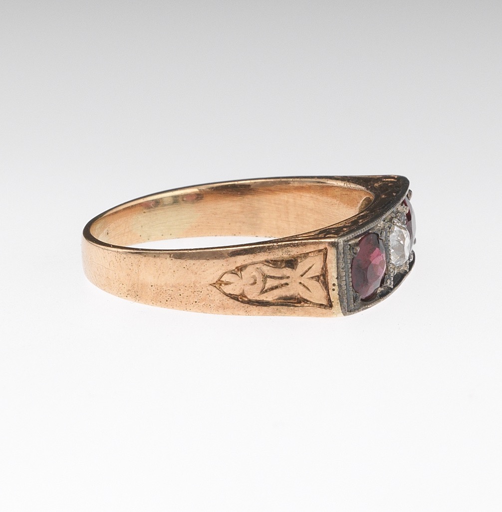 Ladies' Victorian Gold, Diamond and Garnet Saddle Ring - Image 3 of 7