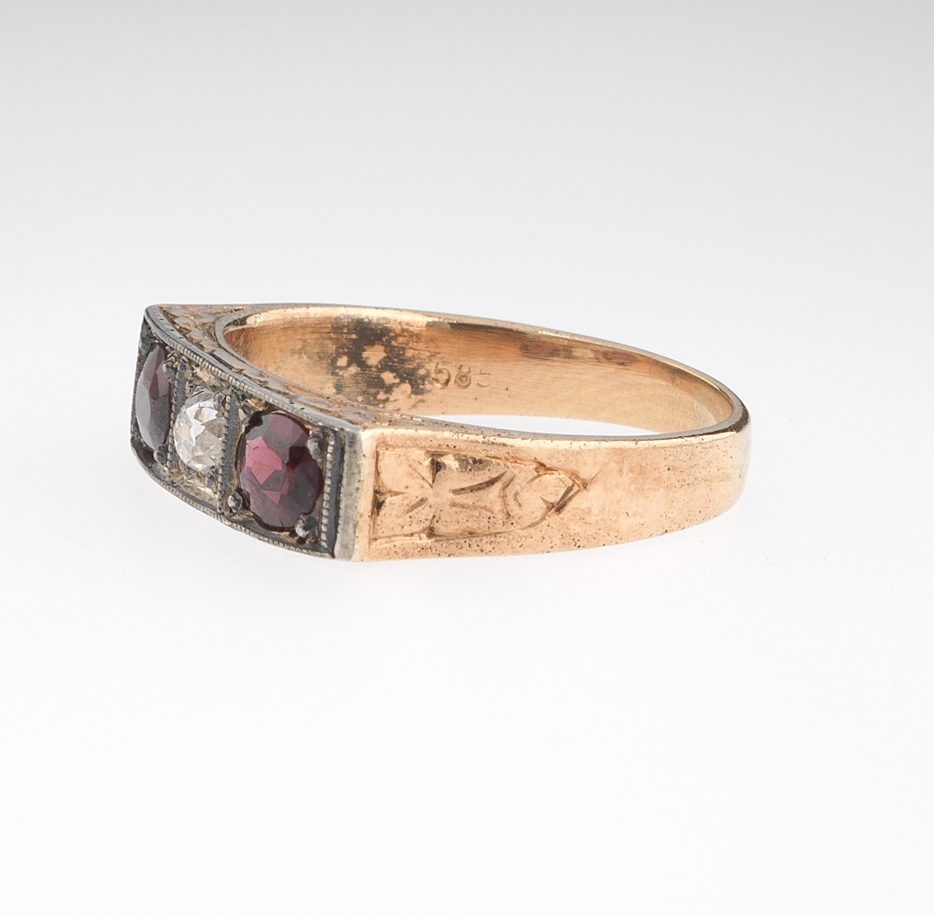 Ladies' Victorian Gold, Diamond and Garnet Saddle Ring - Image 5 of 7