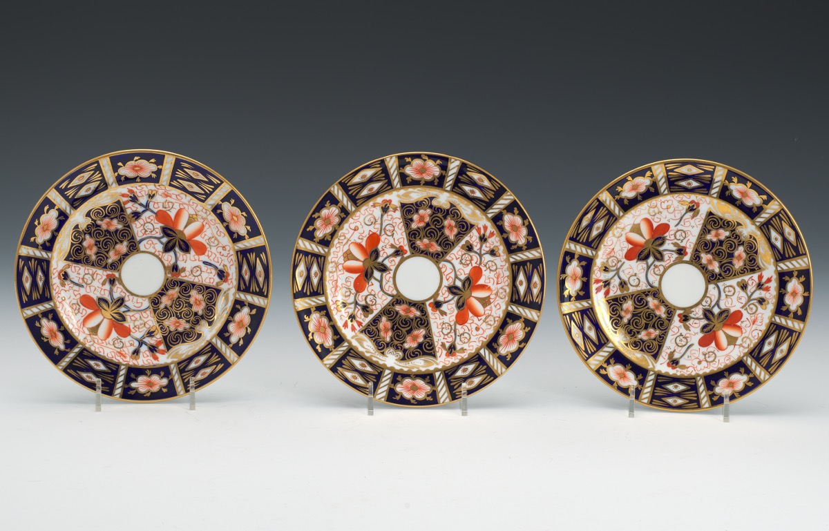 Twelve Royal Crown Derby Imari Plates - Image 6 of 20