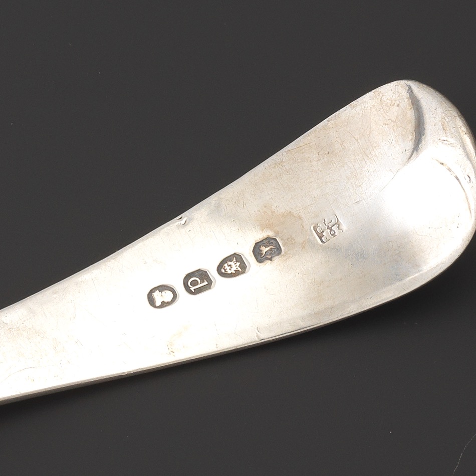 George III Sterling Silver Sauce Ladle by Josiah & George Piercy, London, dated 1819 - Image 4 of 4