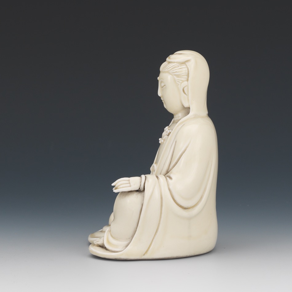 Porcelain Blanc de Chine Seated Guanyin, Bodhisattva of Compassion - Image 2 of 7