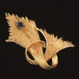 Ladies' Textured Knot Gold and Sapphire Brooch