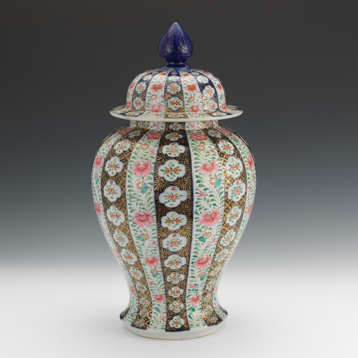 Qing Dynasty Ginger Jar with Lid - Image 3 of 8