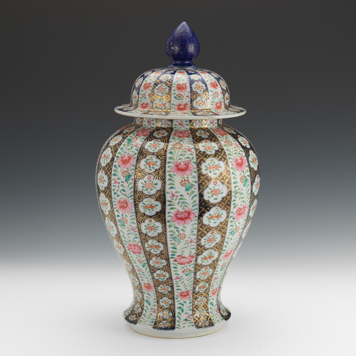 Qing Dynasty Ginger Jar with Lid - Image 2 of 8