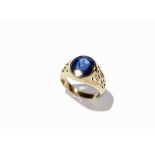 Goldring with a Faceted Sapphire of c. 2.5 Ct, 14 K Yellow Gold 14 karat yellow goldEurope, 1940/