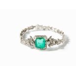 Bracelet, Emerald of 3.70 Ct, Diamonds & Brilliants, 1920-30s PlatinumGermany, 1920-1930s1 Columbian