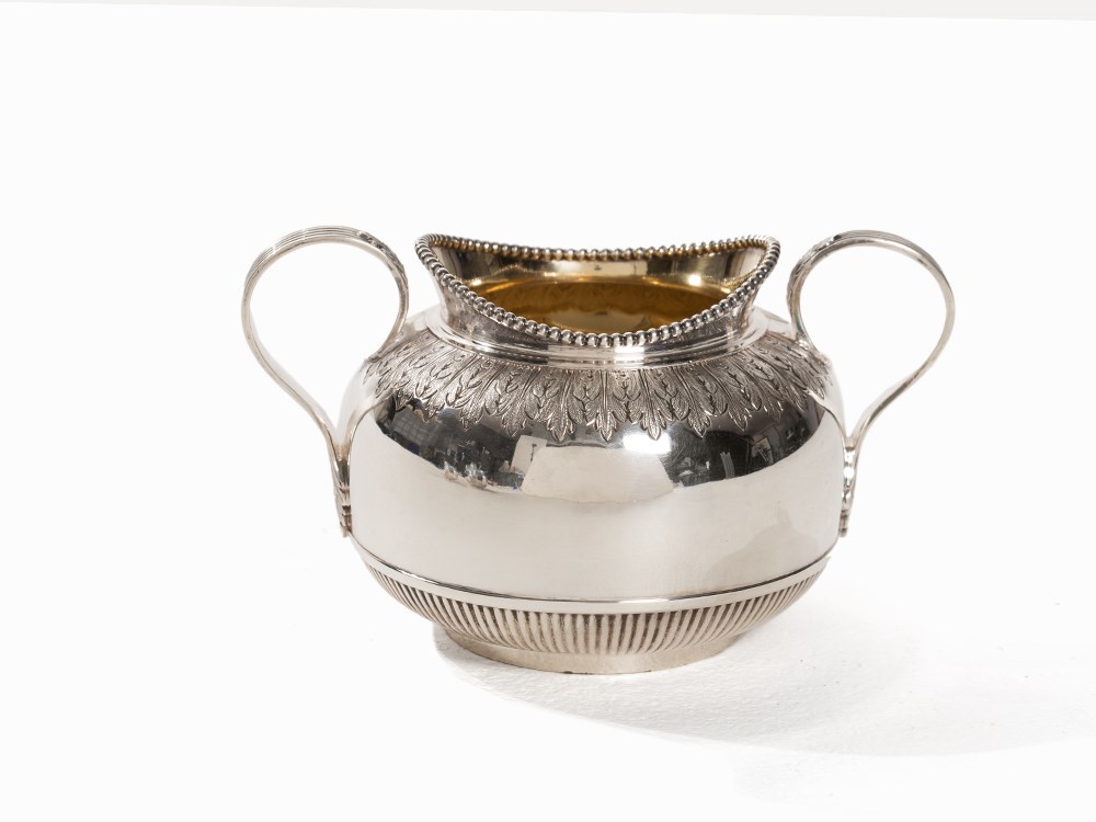 A 4 Piece Silver Service, Goldsmiths & Silversmiths London 1903 Sterling silver, embossed, chiseled, - Image 9 of 10