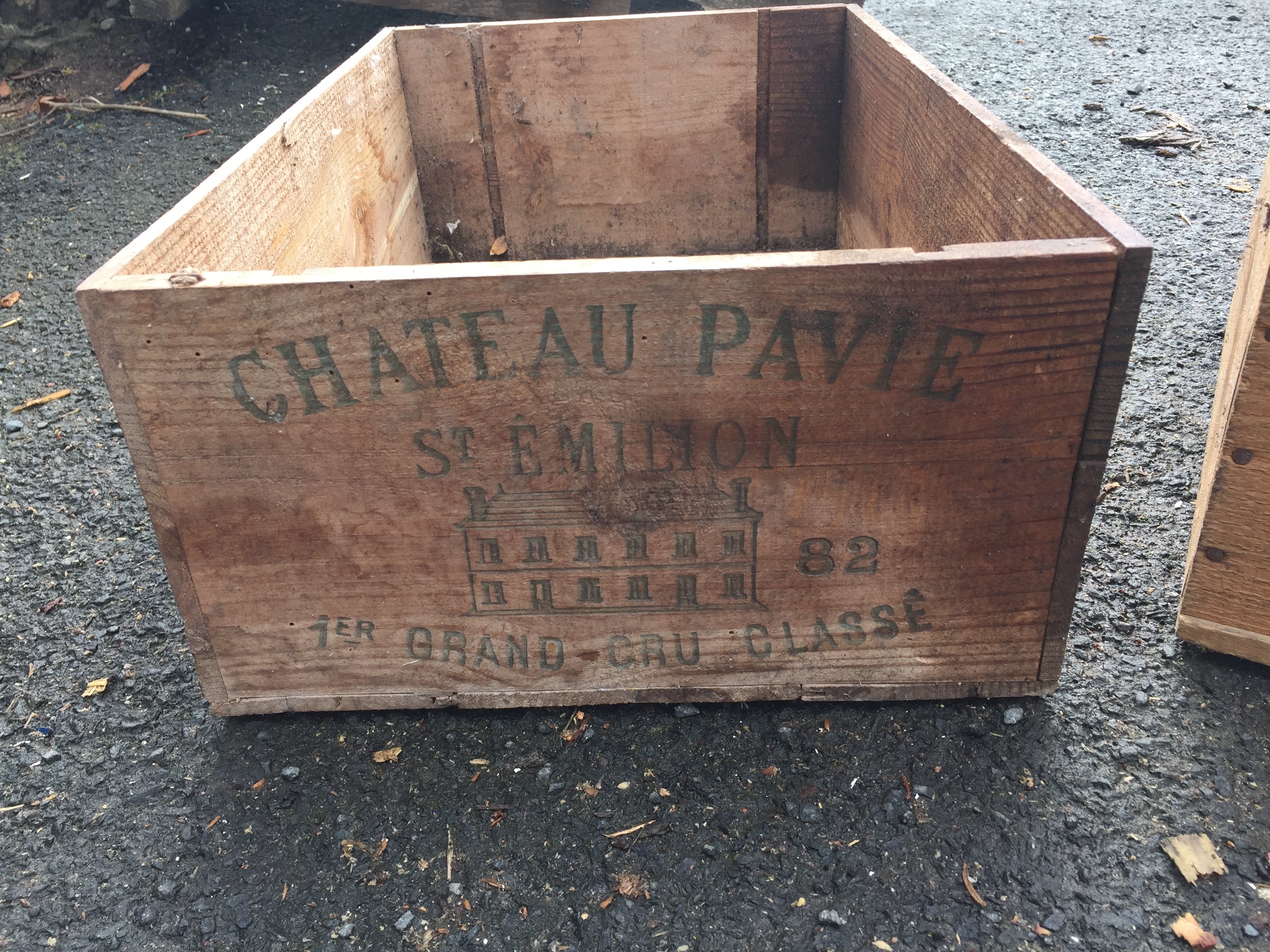 A wine case and a coffee pine box. - Image 2 of 3