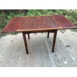 An extending dining table.