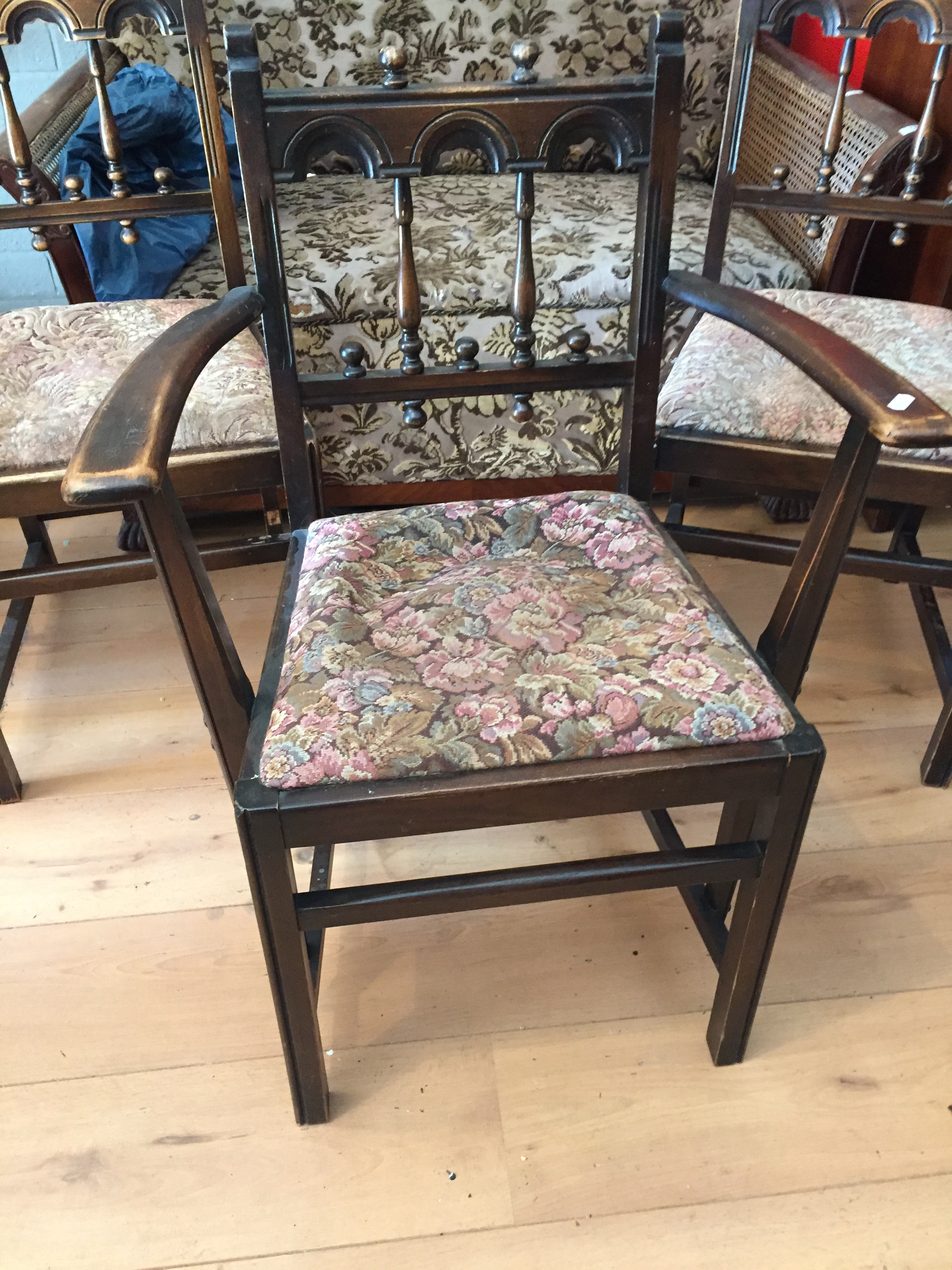 Three dining chairs with pop out seats. - Image 2 of 2