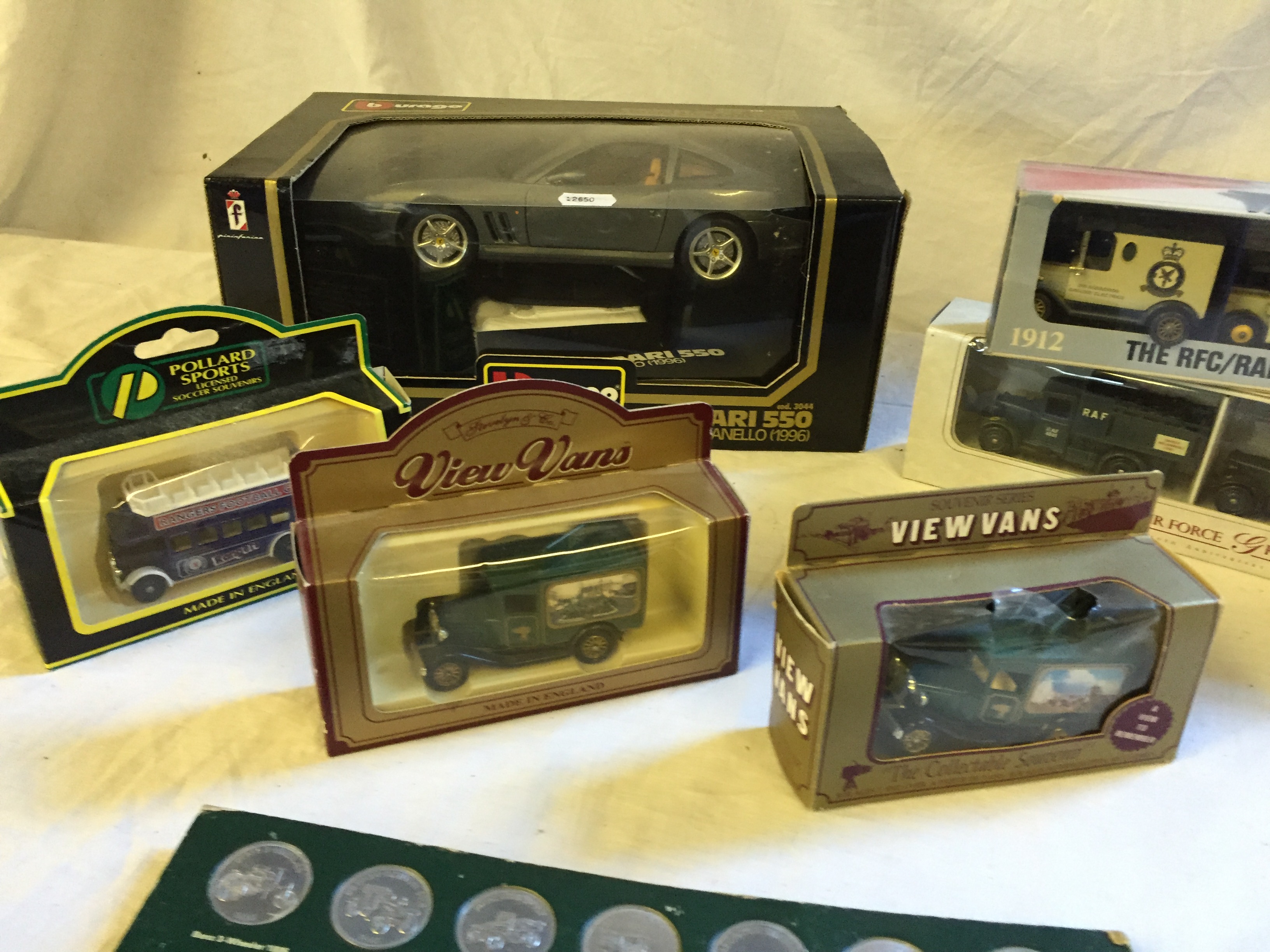 Seven boxed collectable toy cars including A Ferrari 550 Maranello (1996) and a Historic Cars coin - Image 2 of 4