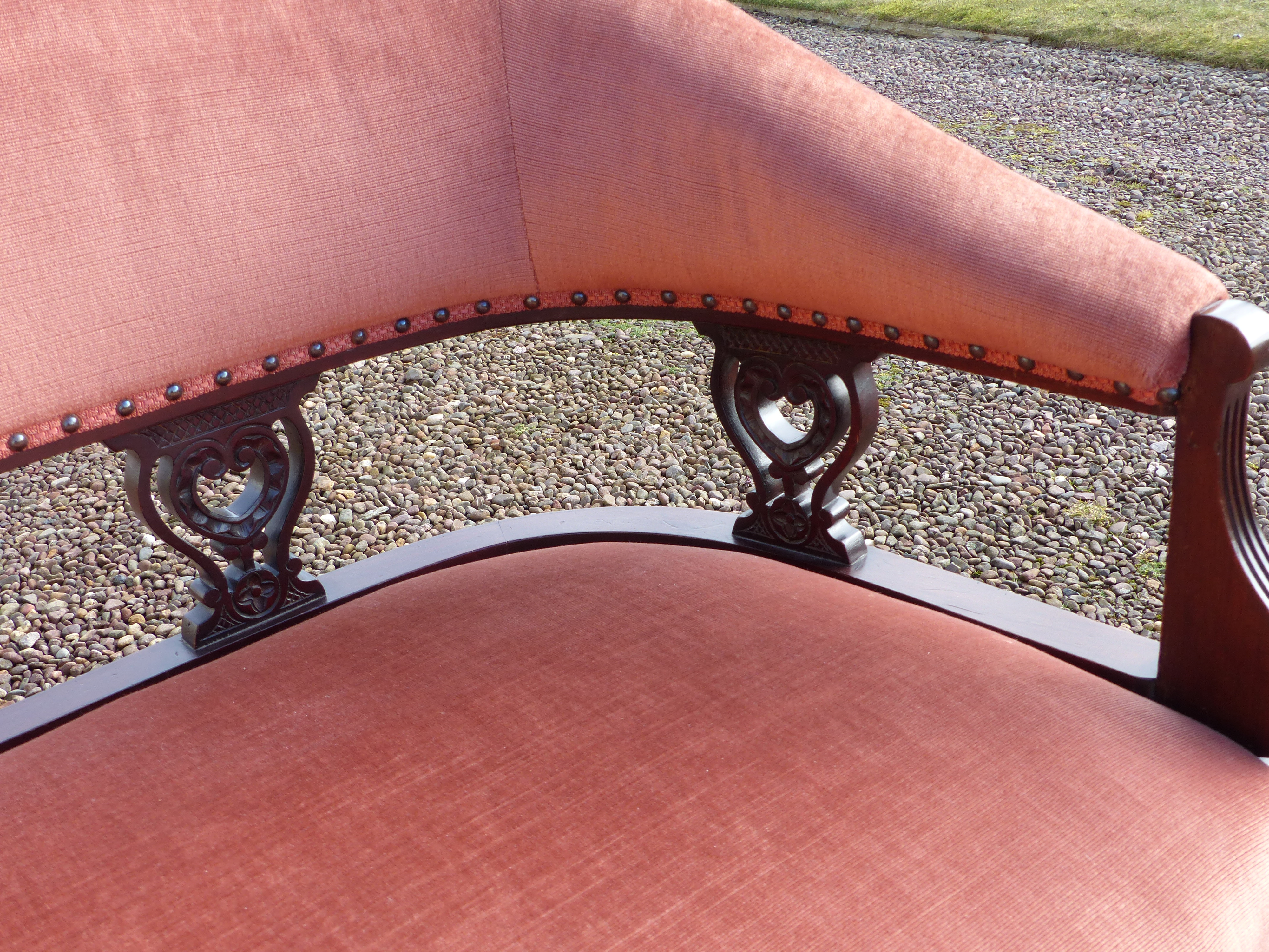 A fine boudoir /day sofa Arts and crsafts. - Image 6 of 9