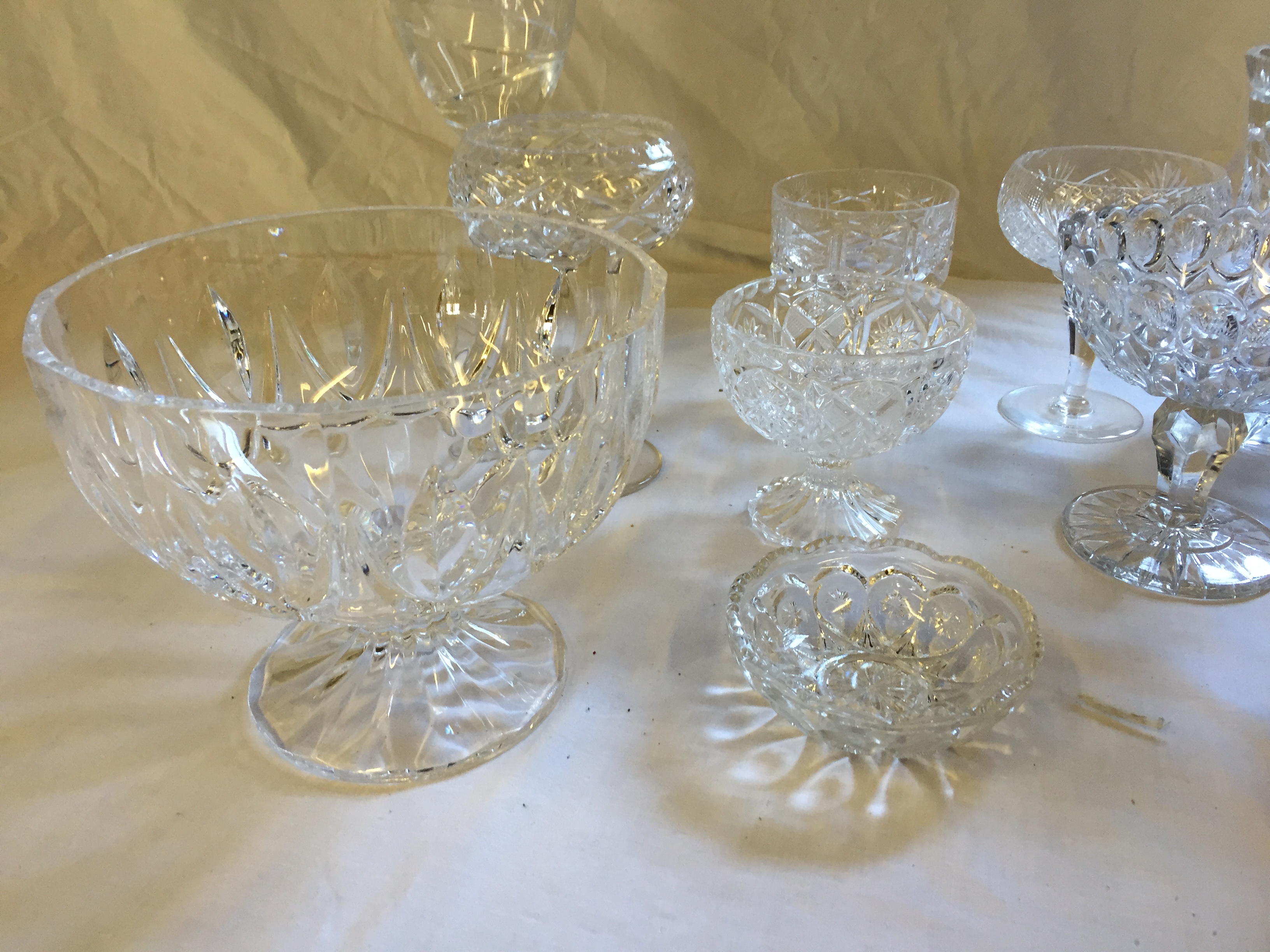 Crystal and pressed glassware. - Image 2 of 4