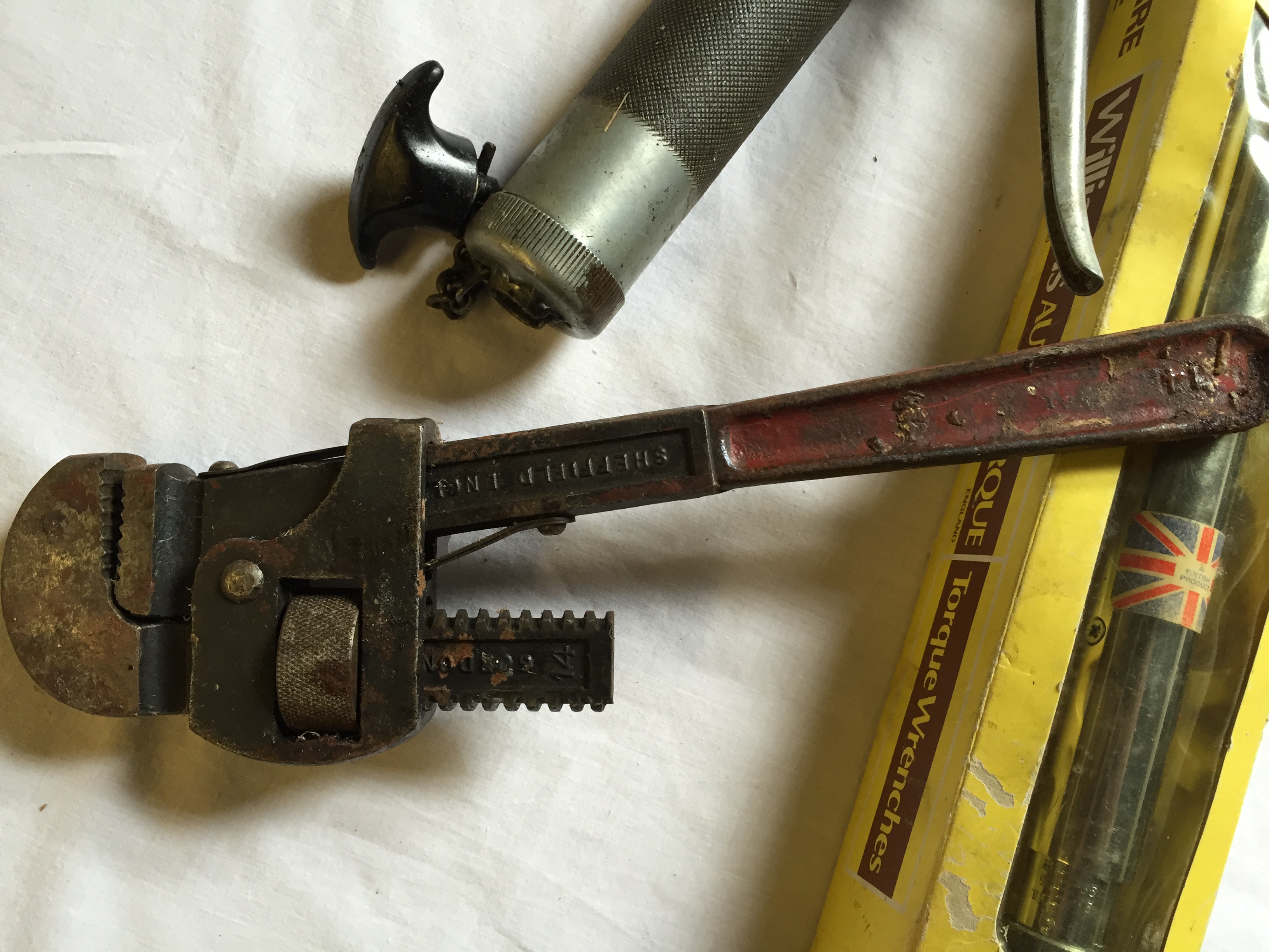 A Gypsy skillet, a grease gun, - Image 2 of 3