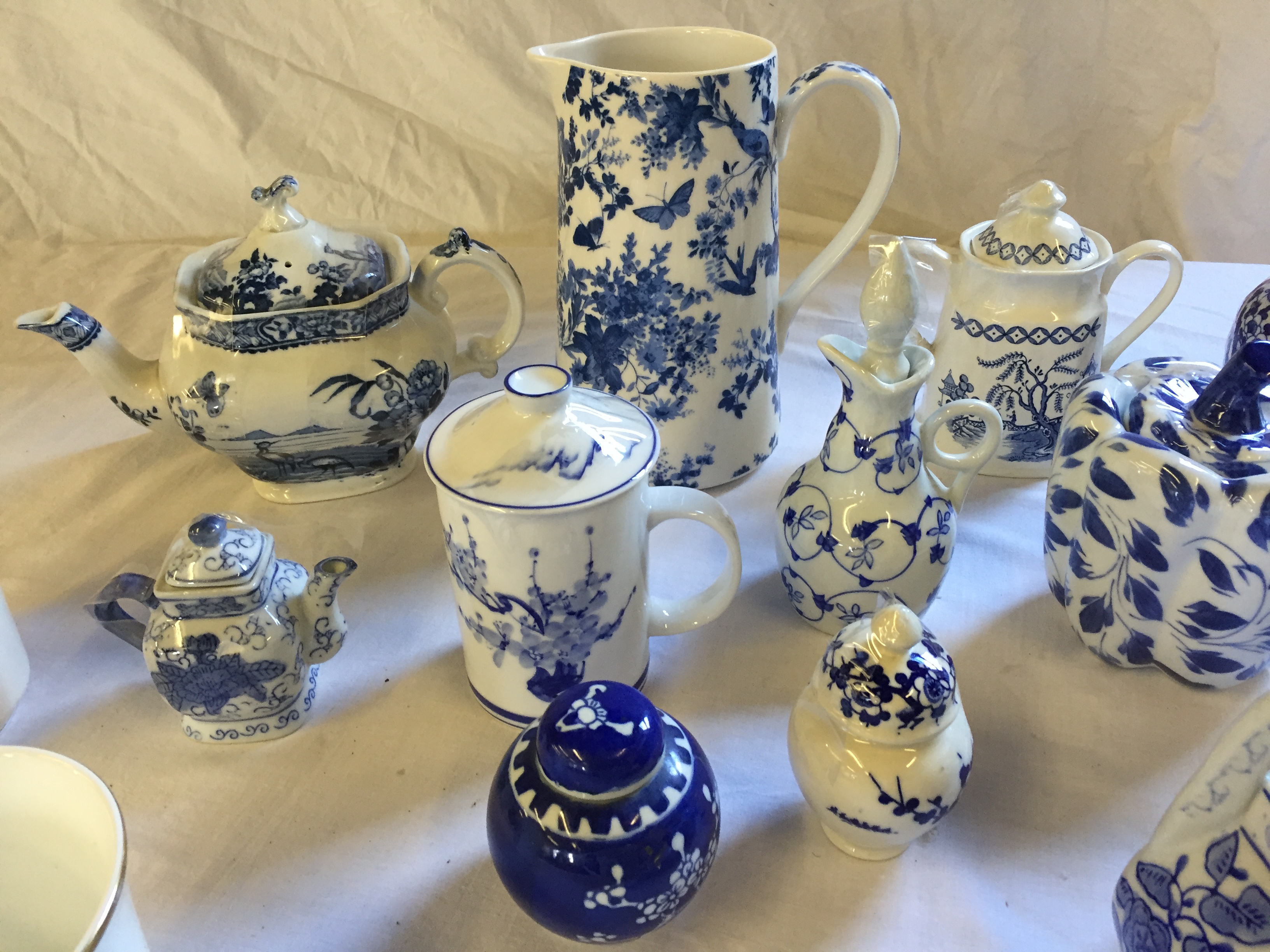 Blue and white ceramics including commemorative mugs. - Image 2 of 4