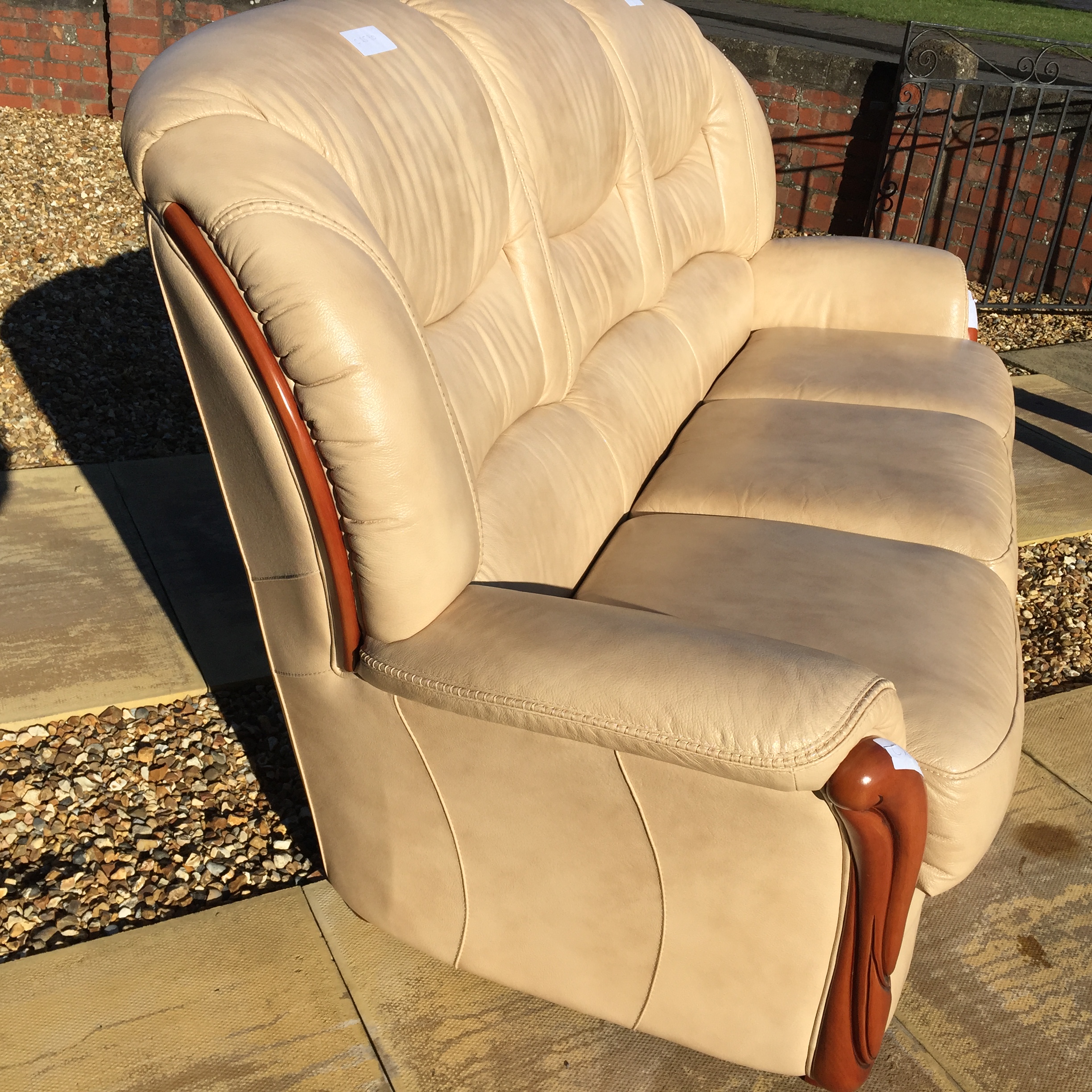 A brown leather sofa in excellent condition. - Image 2 of 2