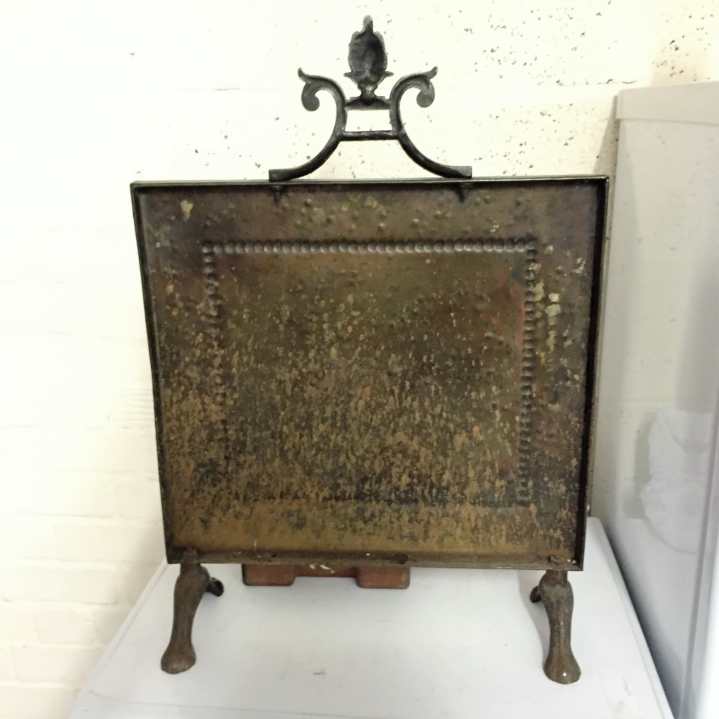 An Arts and crafts brass and copper fire screen. - Image 2 of 2