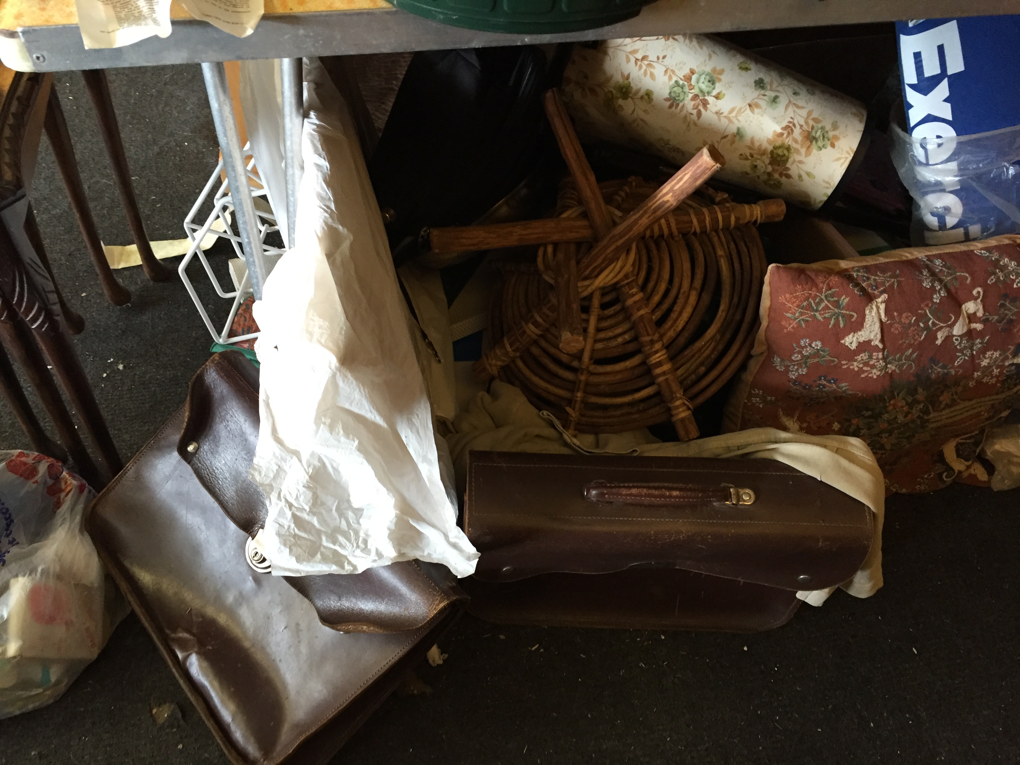 A lot under the table including leather satchels, a tool box glass vases and much much more. - Image 2 of 4