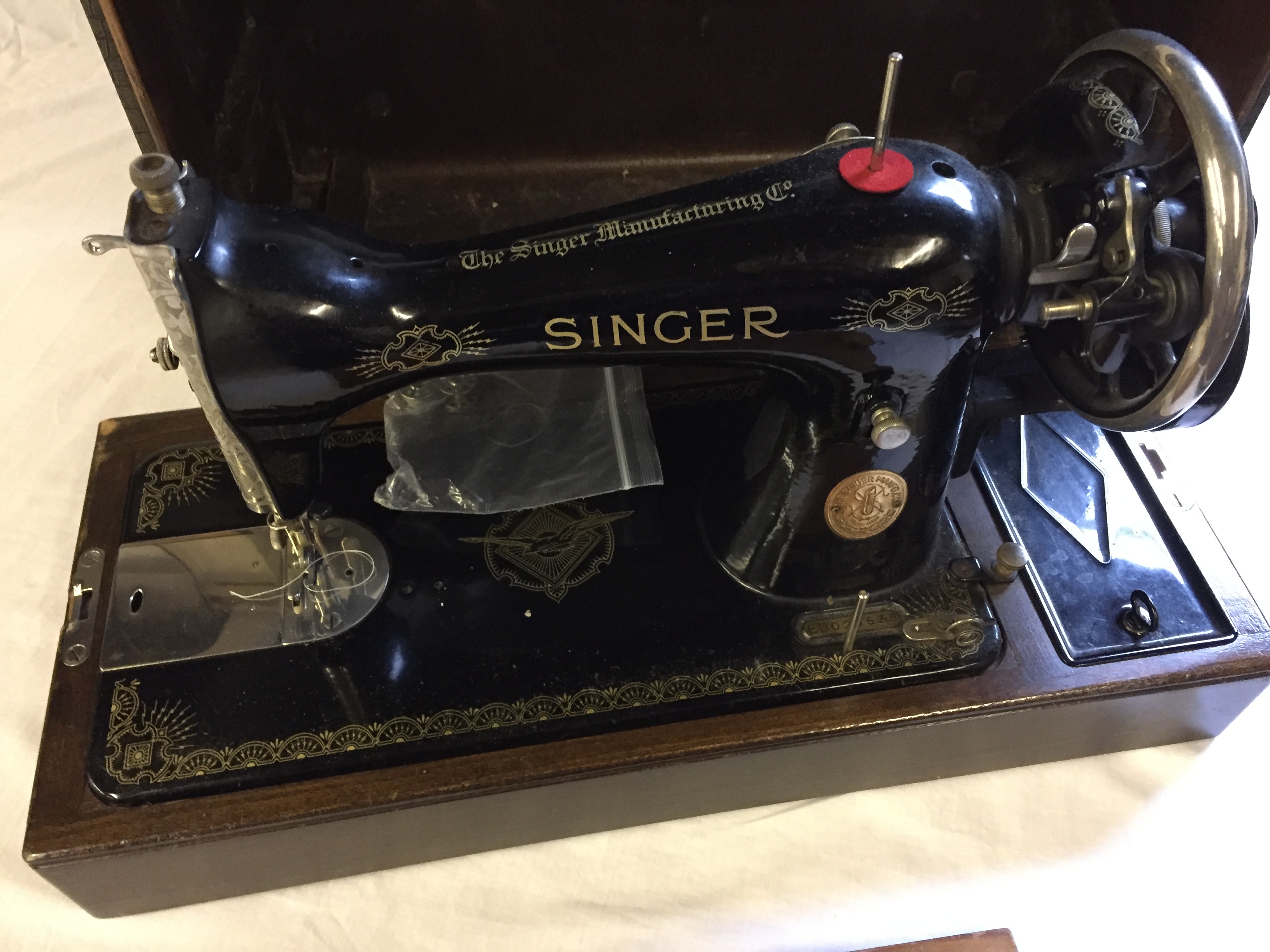 A Singer sewing machine - Image 6 of 6