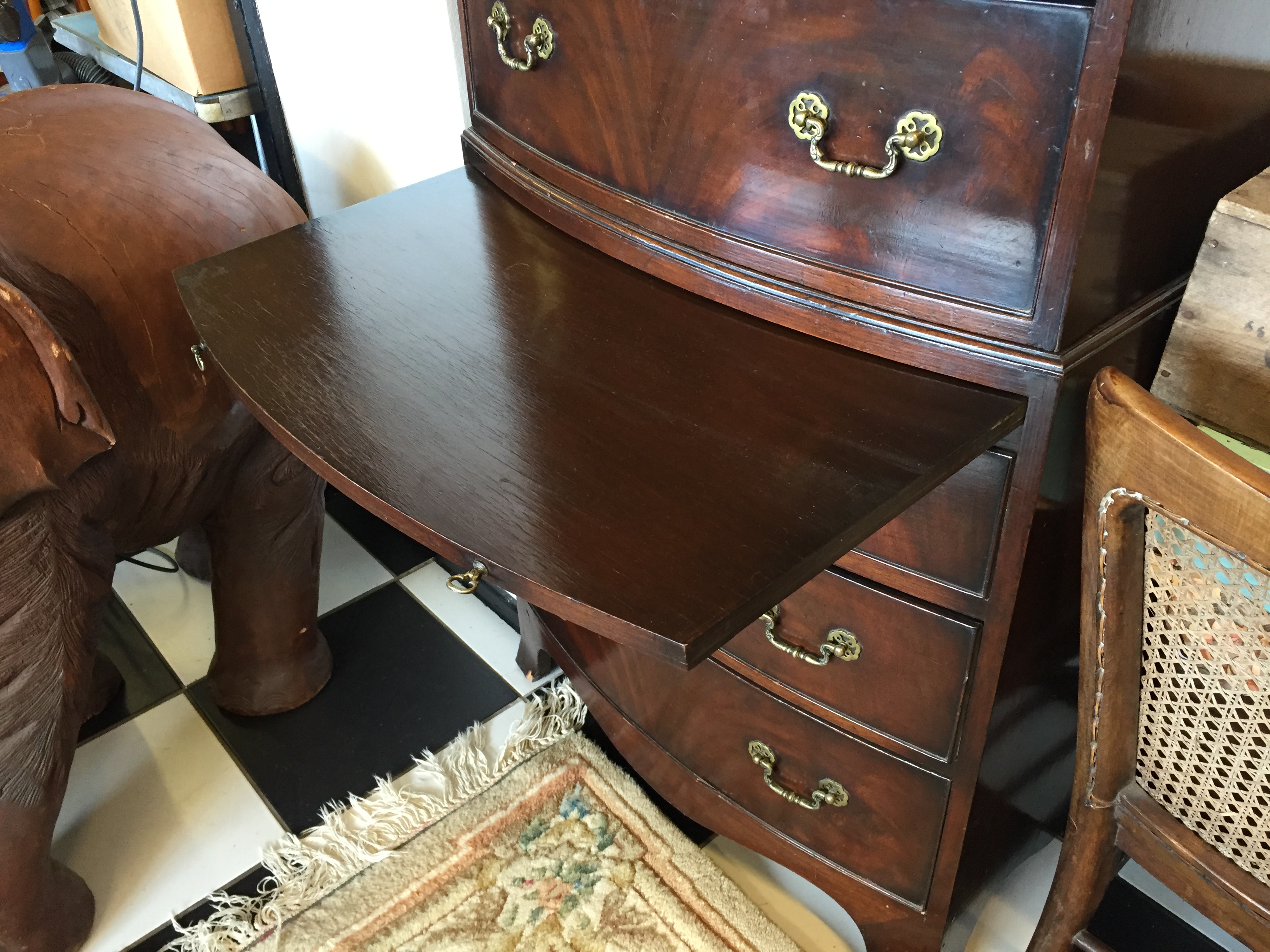 A mahogany bow fronted chest on chest having moulded cornice to top and four graduated drawers to - Image 2 of 8