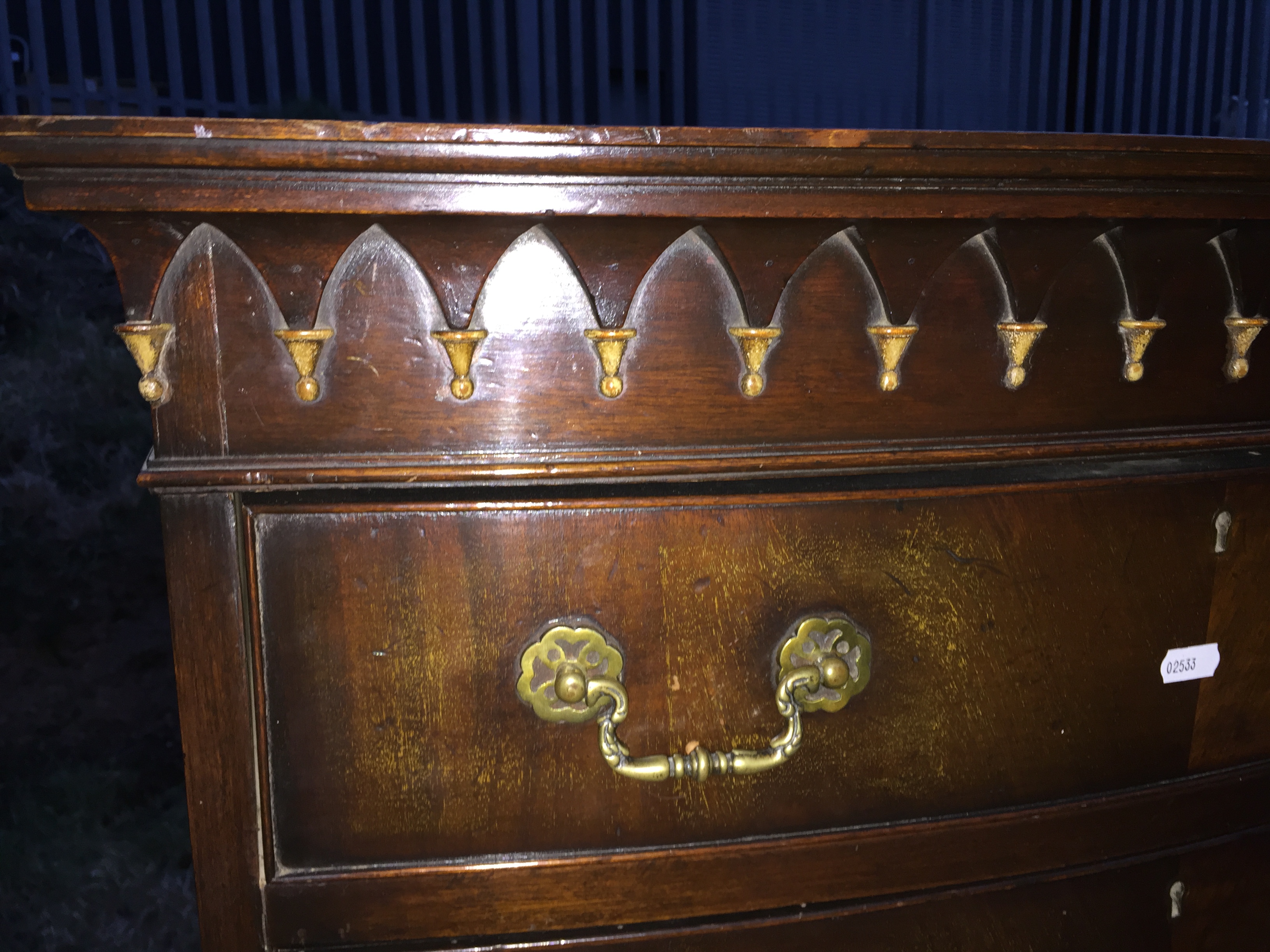 A mahogany bow fronted chest on chest having moulded cornice to top and four graduated drawers to - Image 7 of 8